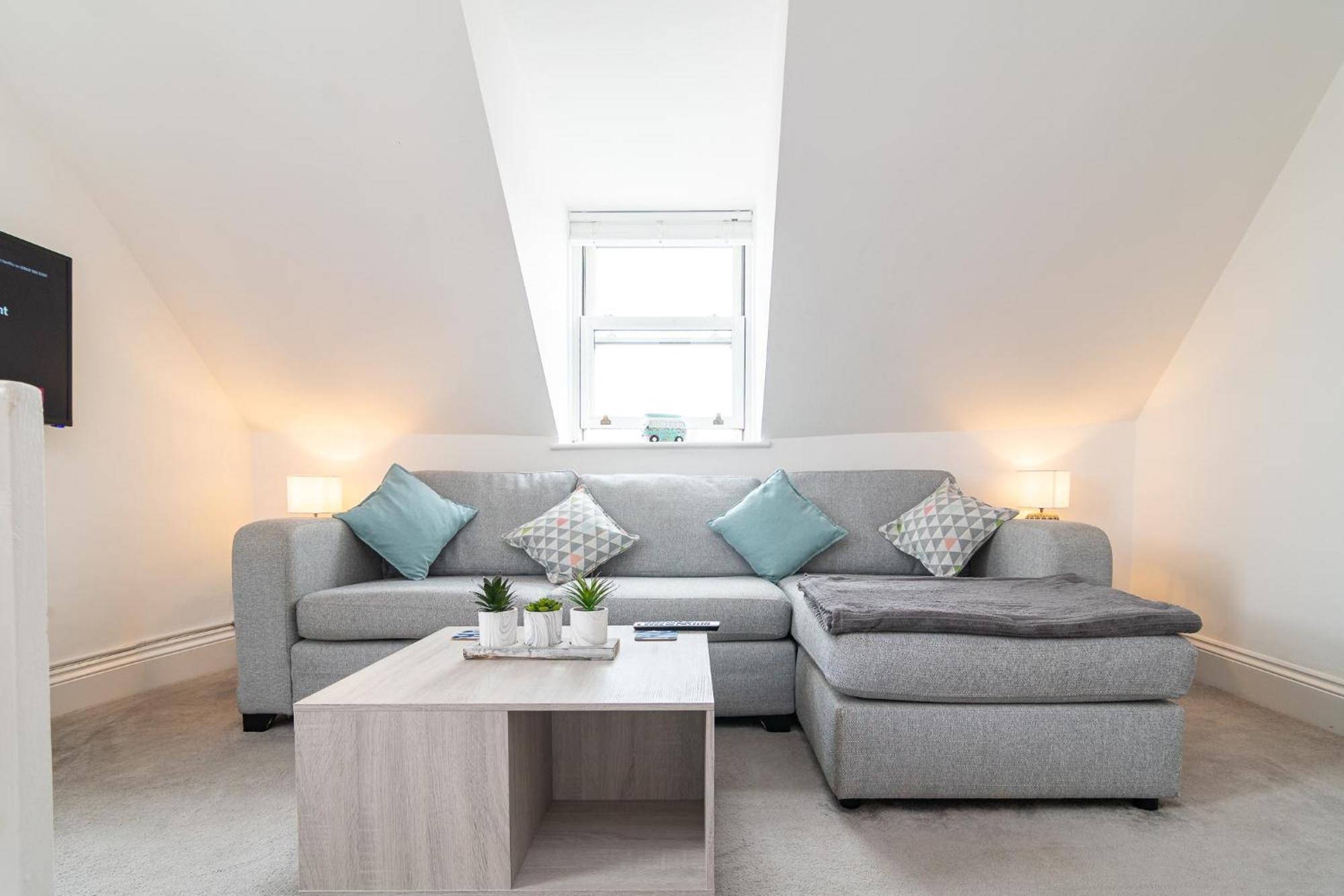 Light Airy 3 Bed Town Cntr Flat 700M To The Beach บอร์นมัธ ภายนอก รูปภาพ