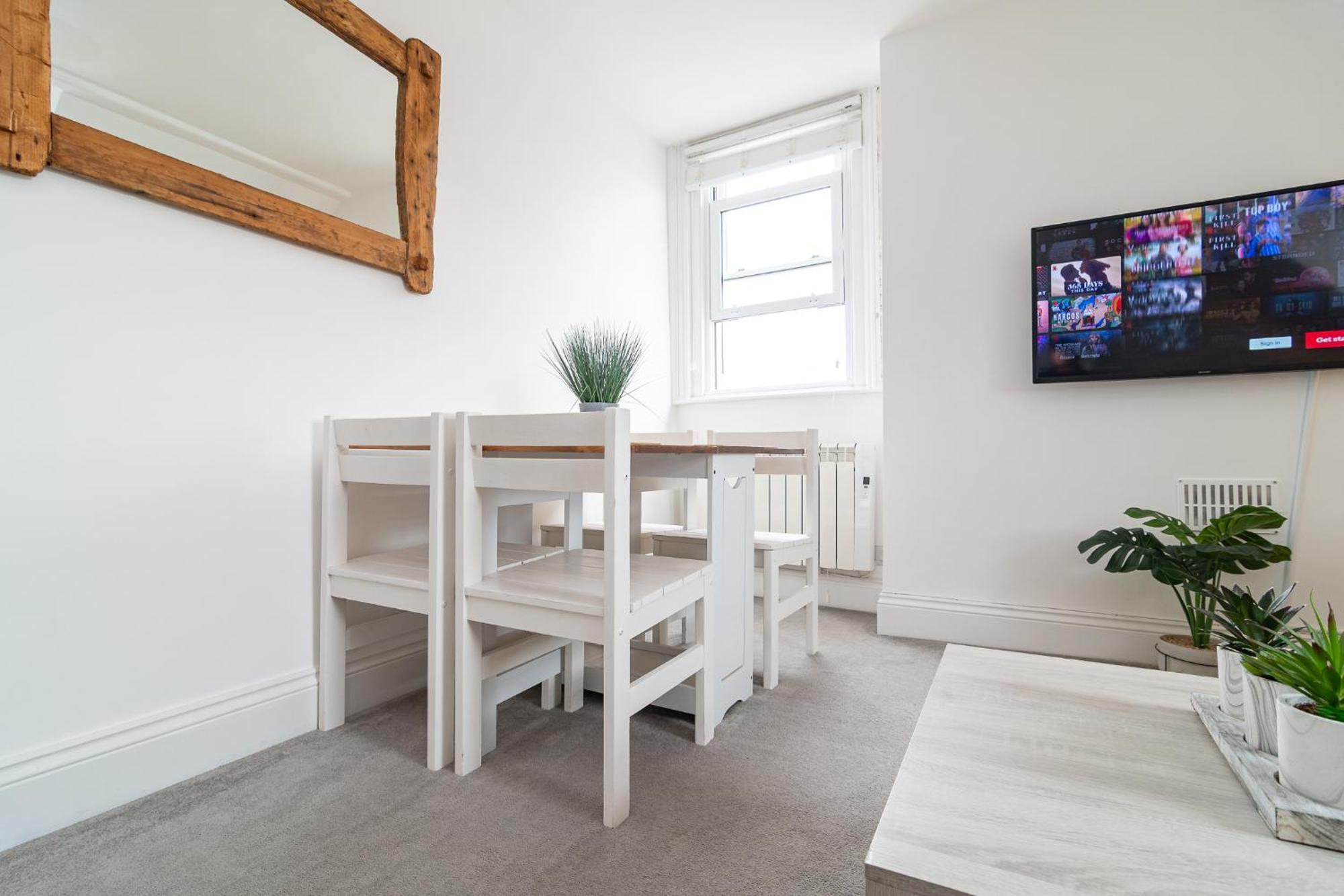 Light Airy 3 Bed Town Cntr Flat 700M To The Beach บอร์นมัธ ภายนอก รูปภาพ